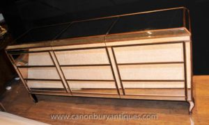Cómoda con espejo de estilo Art Déco Cómoda con triple frente
