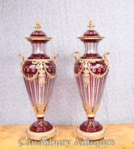 Par de Imperio Francés Vidrieras de Vidrio Amphora Urnas Lidded Vases