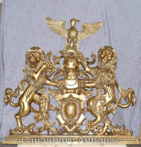 Escudo de armas dorado Castillo inglés Tallado a mano heráldico