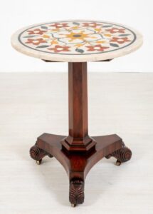 Mesa auxiliar antigua William IV con tapa de mármol 1900