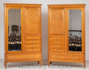 Pareja de armarios franceses Armario antiguo Armoire Maple 1860