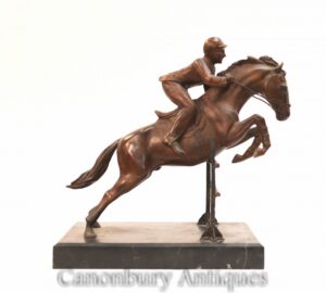 Estatua inglesa de jinete de caballo de carrera de obstáculos de bronce - Show Jumper