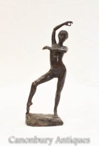 Ninfa desnuda bailarina figura de bronce arte etrusco