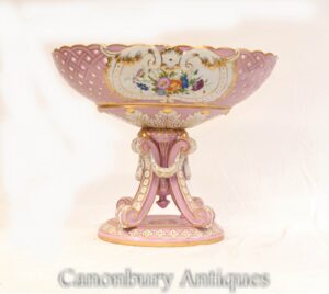 Plato de porcelana Sevres - Comport on Stand Floral Spray